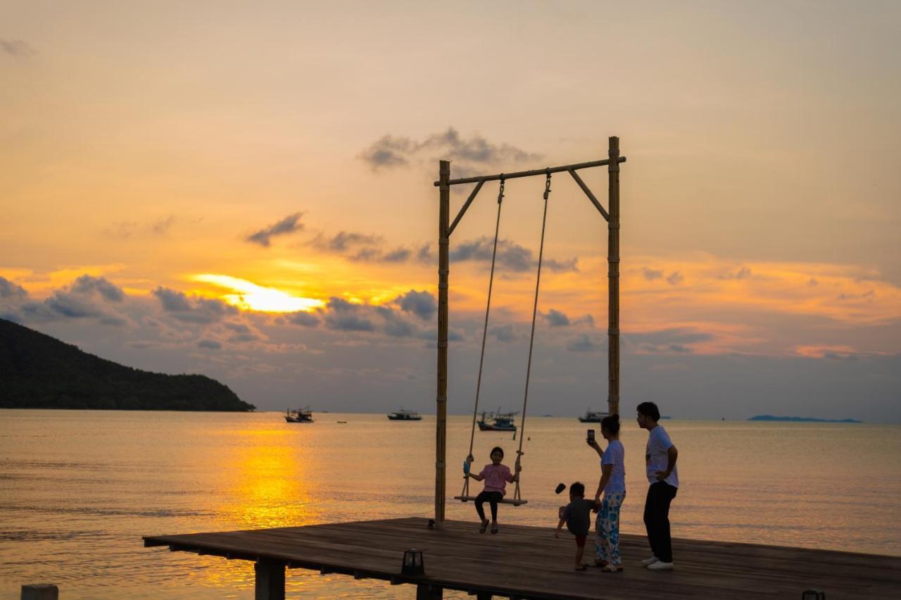 Baan Tah On The Sea Hotell Bang Sare Exteriör bild