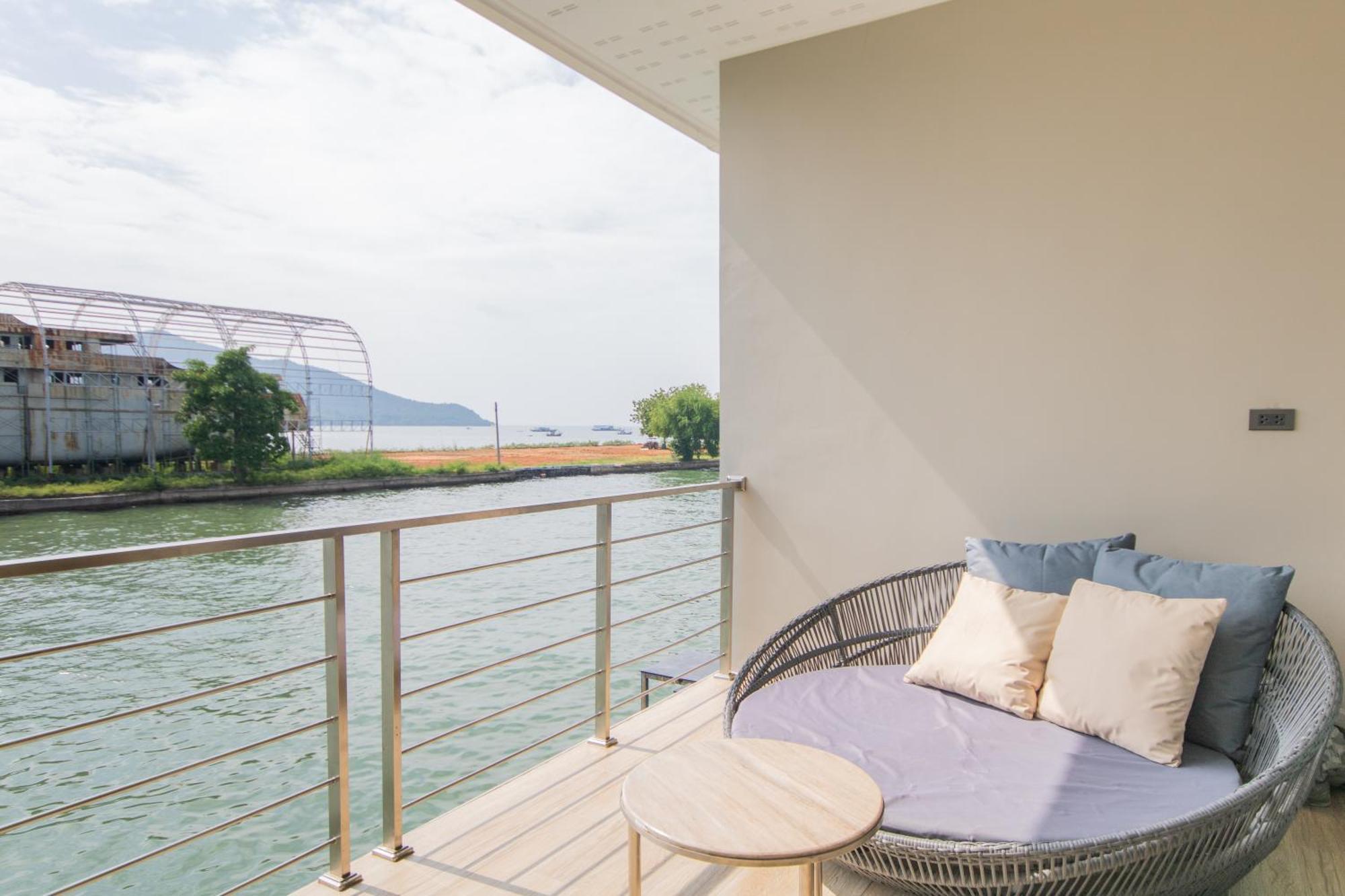 Baan Tah On The Sea Hotell Bang Sare Exteriör bild