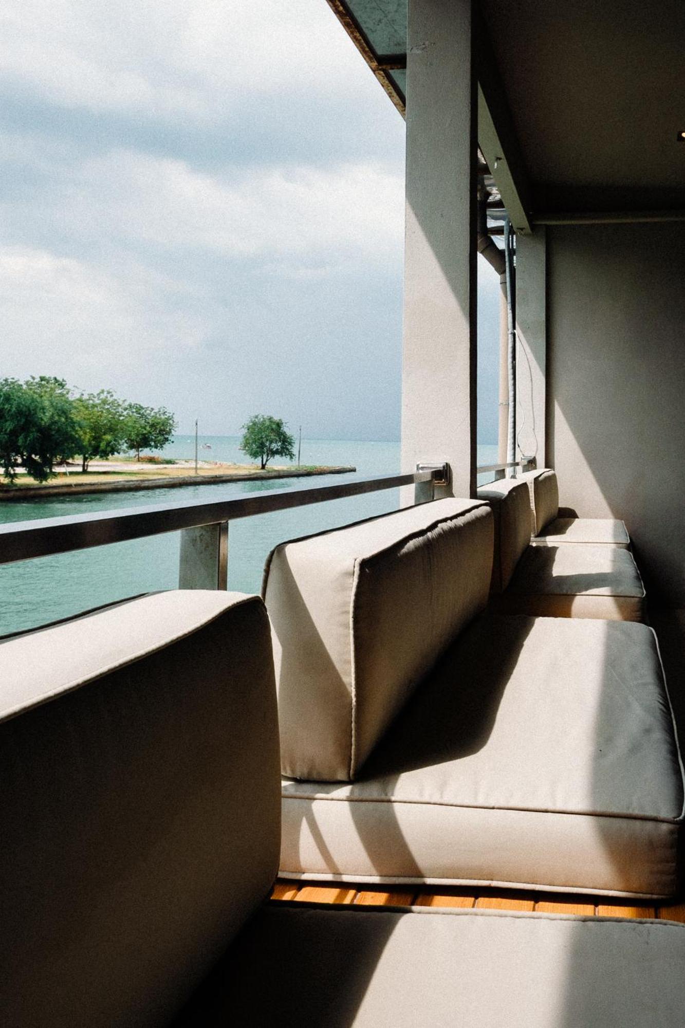 Baan Tah On The Sea Hotell Bang Sare Exteriör bild