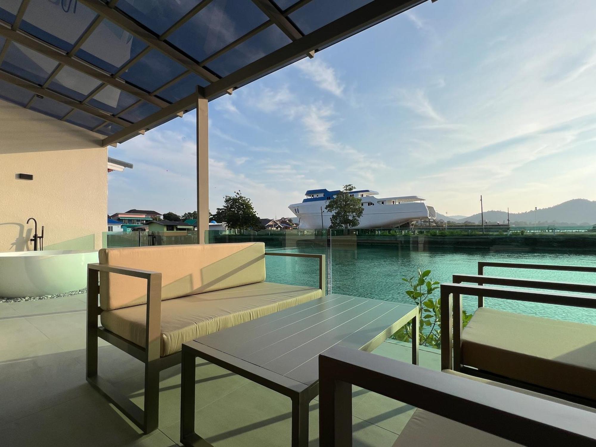 Baan Tah On The Sea Hotell Bang Sare Rum bild